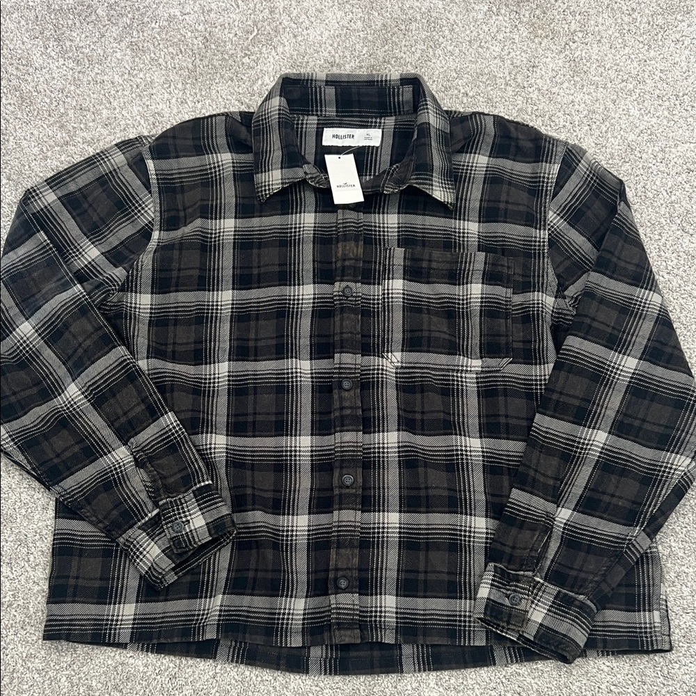 Hollister Men's Black & Brown Plaid Button-Down Shirt
